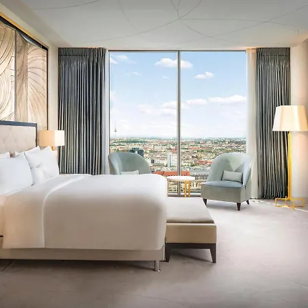 Waldorf Astoria Hotel 5*