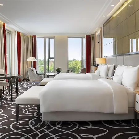 Waldorf Astoria Hotel 5*