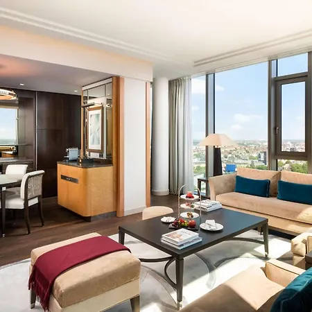 Waldorf Astoria Hotel 5*